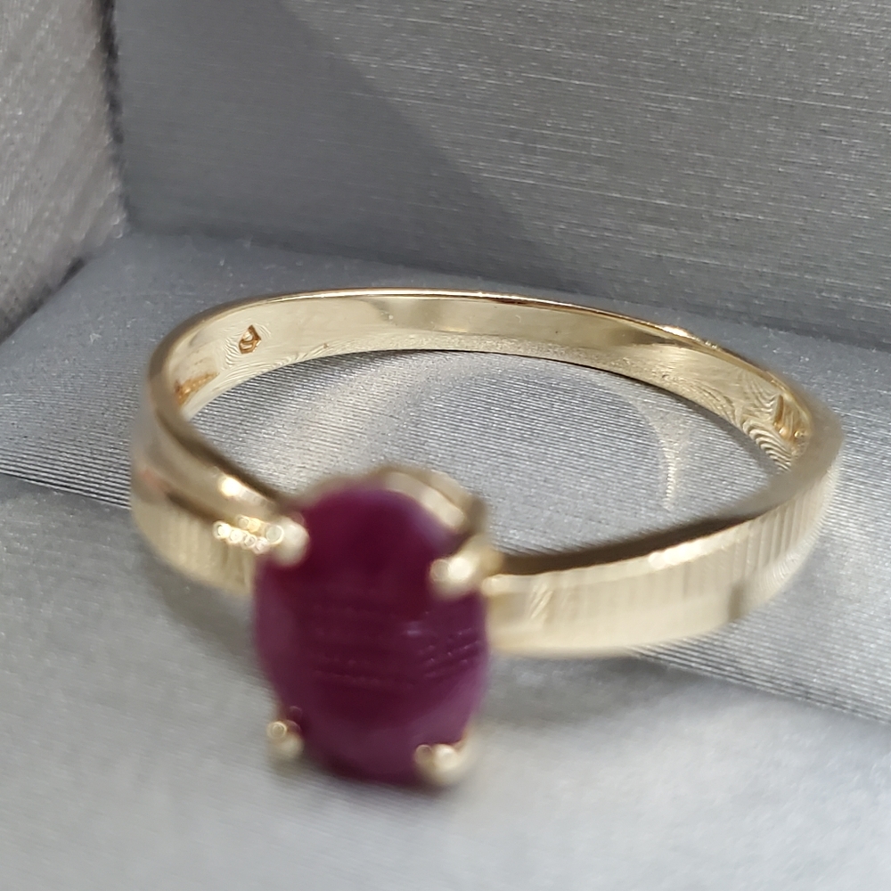 10k Gold Ruby Ring - image 3
